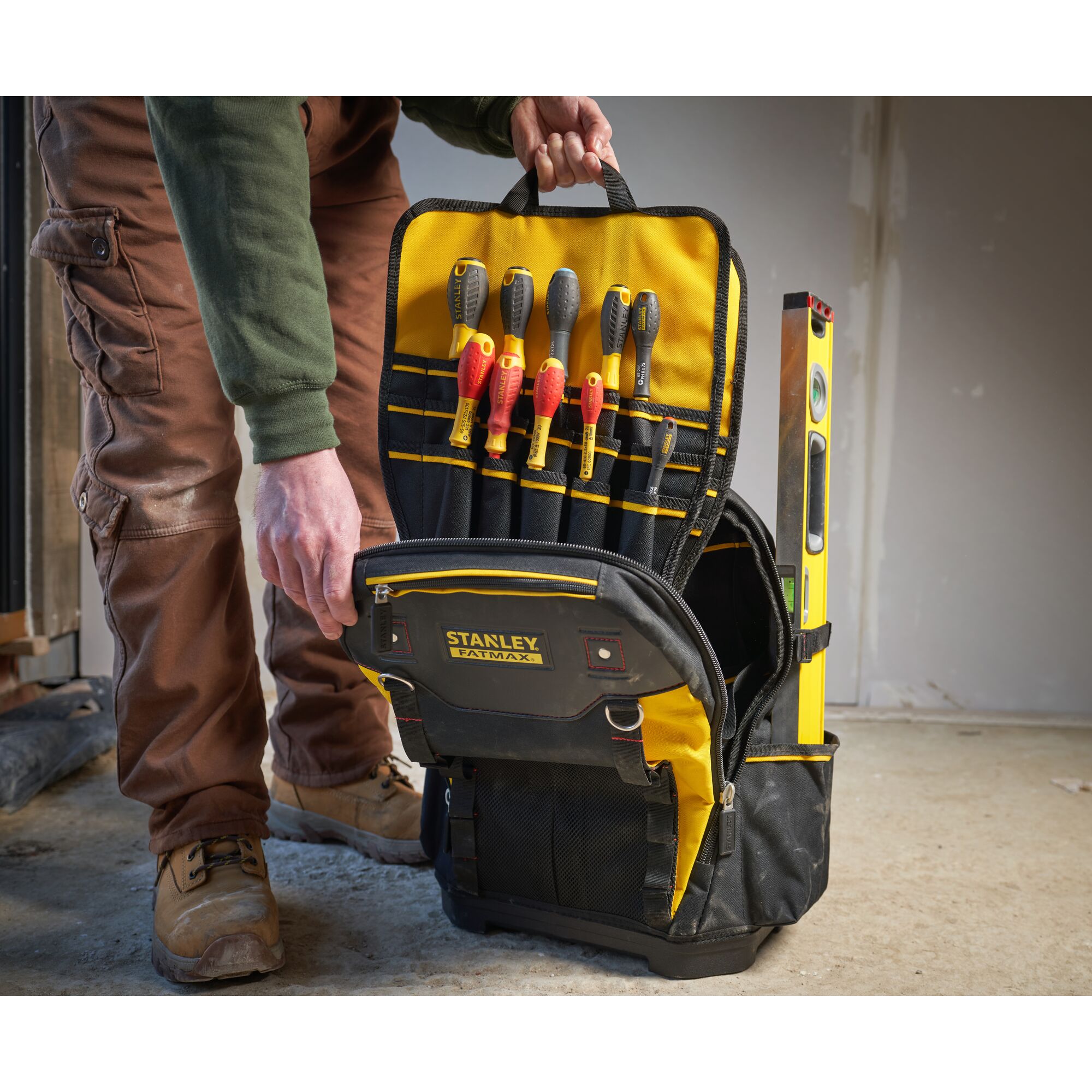 STANLEY 1-96-193 Essential Rigid Multipurpose Tool Bag, 17.6x9.9x10.3 cms,  1.38 kg, Tools Not Included : Amazon.in: Home Improvement