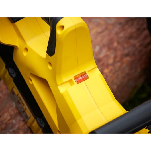 STANLEY SFMCCSB664B yellow tool housing with built-in spirit level, close-up photography.