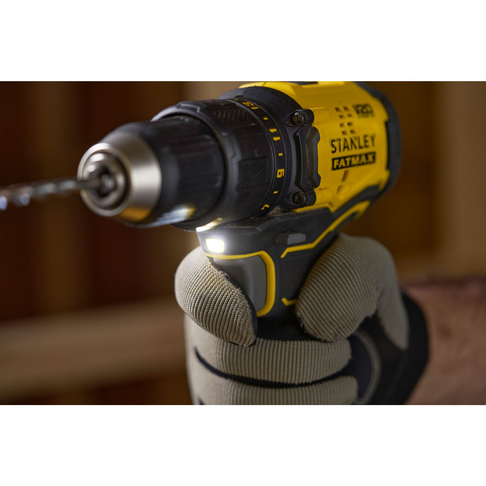 18V STANLEY FATMAX V20 Cordless Brushless Drill Driver with 2 x