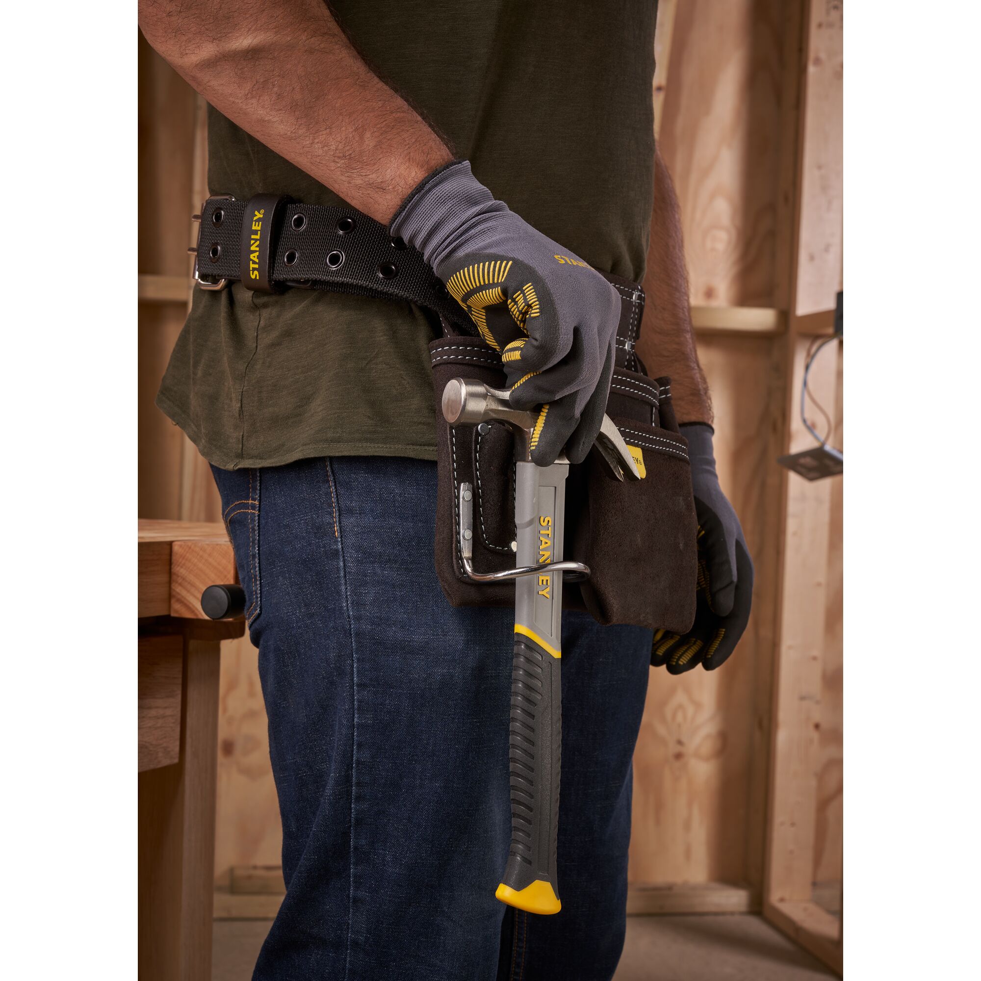 STANLEY® 16 oz./450g Curve-Claw Fiberglass Hammer | STANLEY