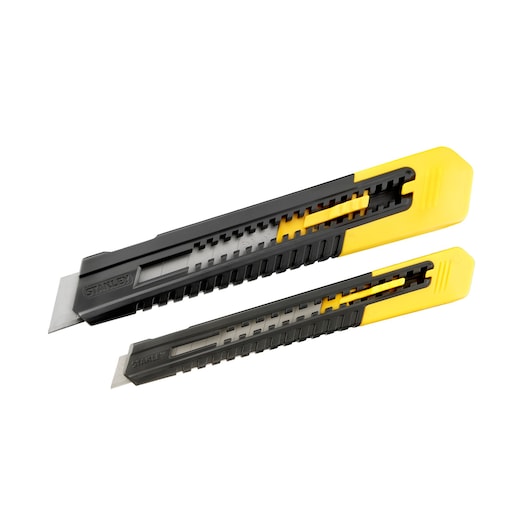 STANLEY STHT10202-0 utility knife set, two retractable snap-off knives, black and yellow, front angle on white.